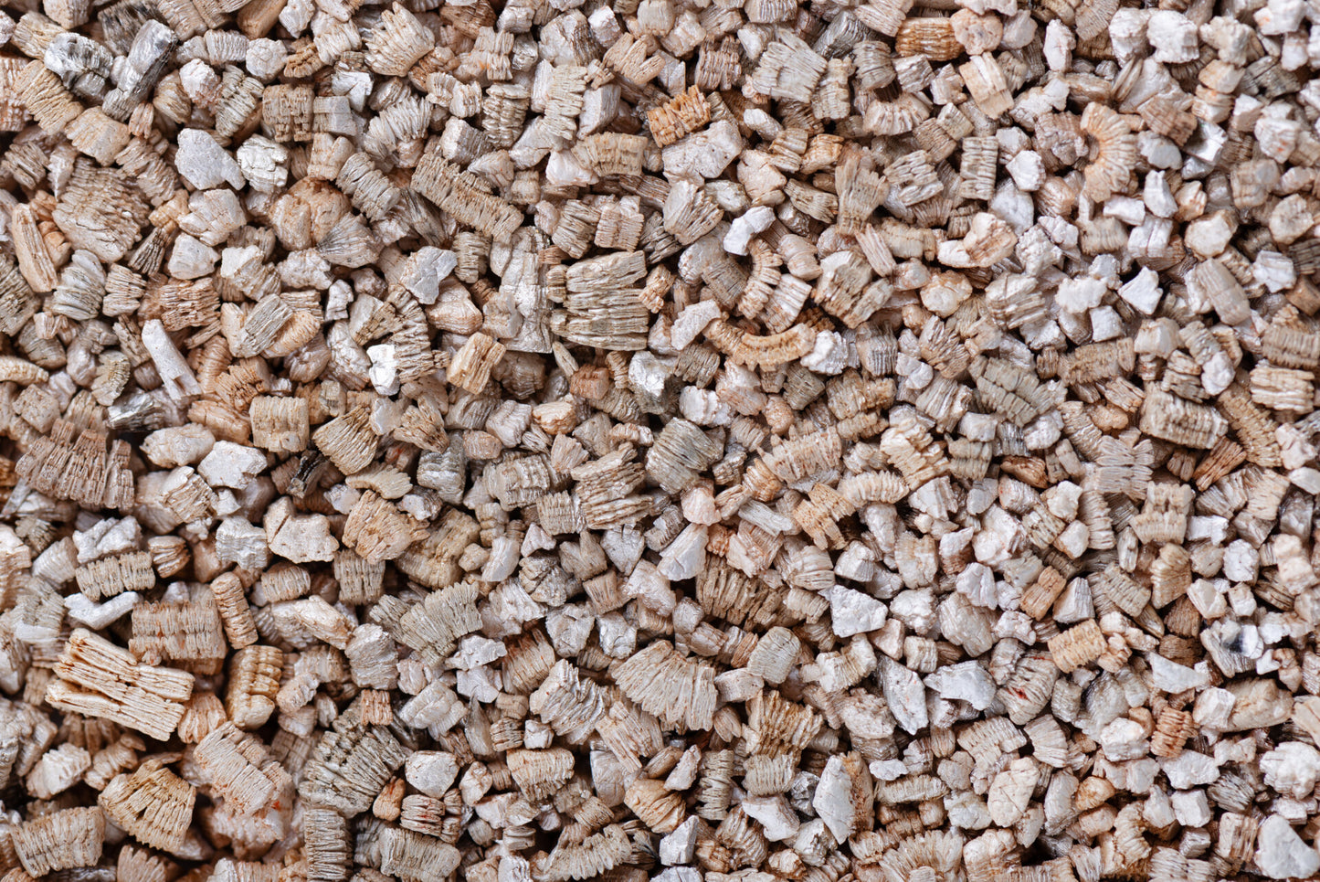 Chunky Vermiculite Soil Supplement - قشور الفيرميكوليت